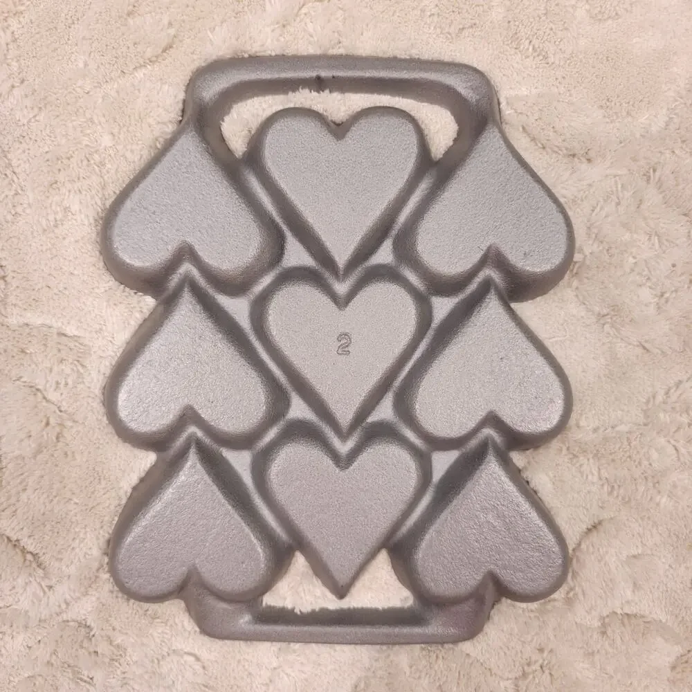 Cast Iron Shortbread Cornbread Baking Pan Hearts
